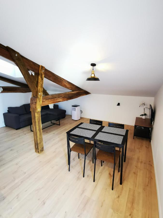 Appartement Neuf Climatise Sous Les Toits La Roche-Chalais Екстер'єр фото